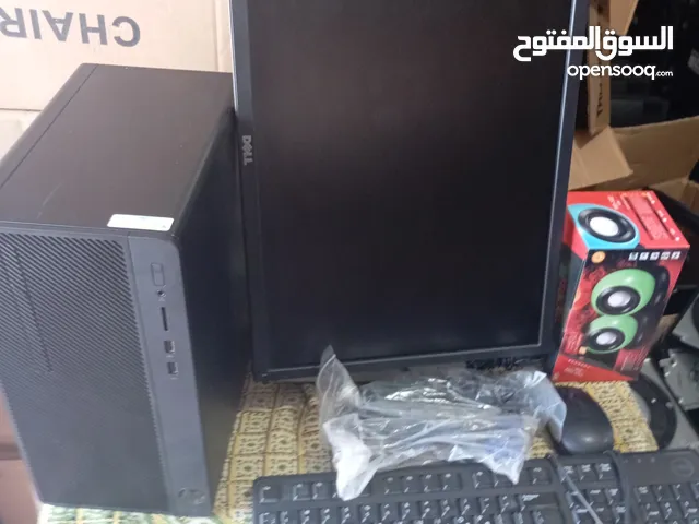 تشكيله كبيرة من اجهزة الحاسوب