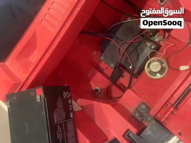 سيارة لعبة أطفال