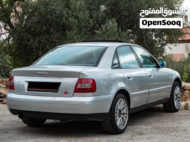 اودي A4 فتحة سقف