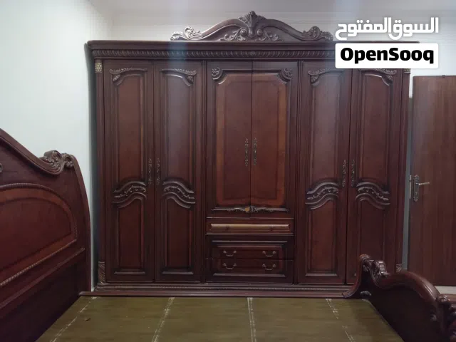 غرفة نوم بحالة جيدة