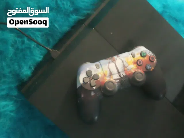 بلايستيشن 4 للبيع بسعر مناسب ولكن يحتاج الى صيانه بشغل الايد دقيقتين وبتطفي المشكله ليس باليد المشكل