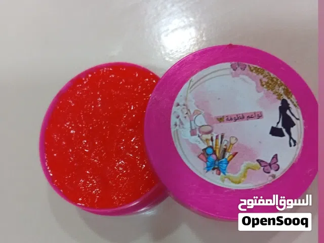 مقشر شفة أزال جلد الميت ونعومه ويوردها