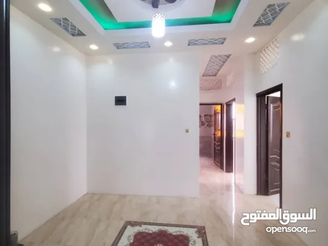 100 m2 4 Bedrooms Apartments for Rent in Sana'a Shamlan