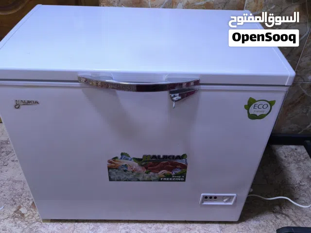 مجمده حجم وسط مستعمل قليل جدا اخت جديد