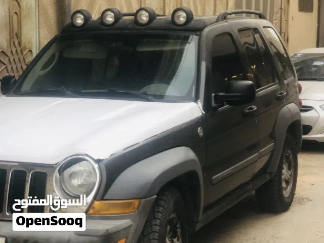 2007 جيب ليبرتى Standard