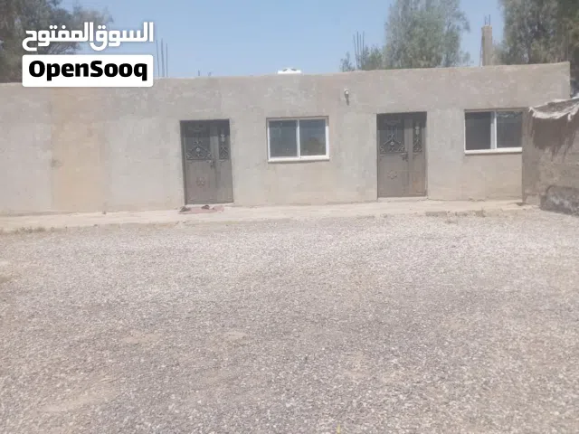1000 m2 2 Bedrooms Townhouse for Sale in Zarqa Azraq