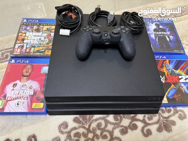 Ps4 pro مع جميع ملحقات + دسكات