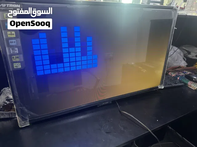 3 شاشات 32 بوصة للبيع 3x 32 TVs (Like New)