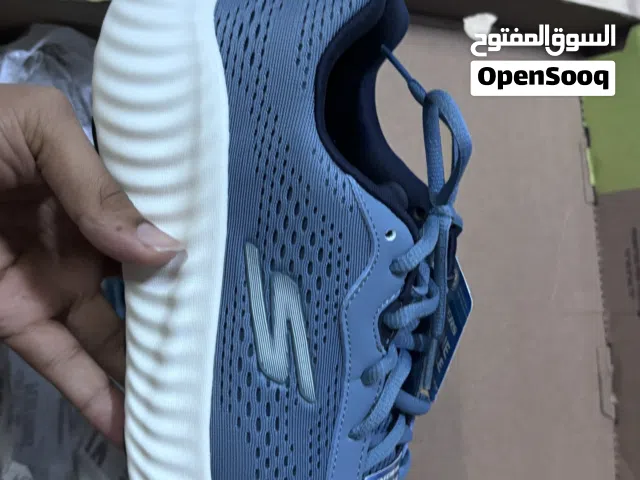 New skechers go run new model box peice