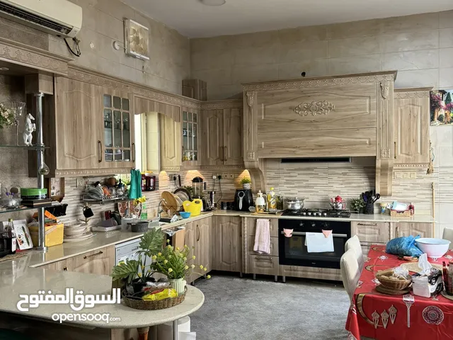 320 m2 4 Bedrooms Townhouse for Sale in Basra Al Mishraq al Jadeed