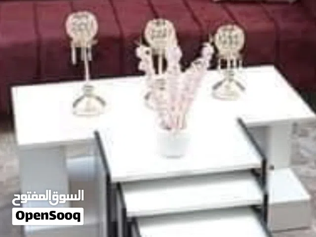 كنب صالون أو غرفة السفر جديد مستعمل شهر  3    كنب كبيرة يسع من سبعة إلى عشرة مع  ترابيزات متداخلات