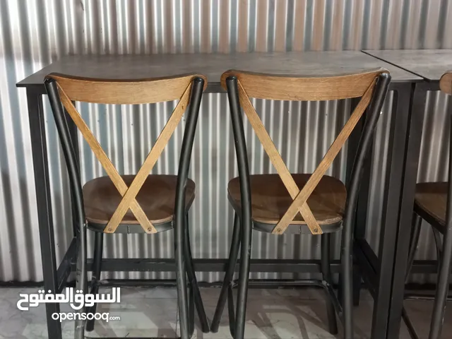 اثاث مطاعم بحالة ممتازة شبة جديدة