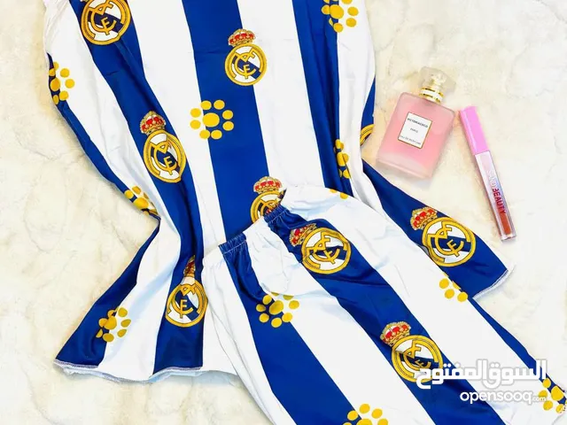 بيجامة بناتي يجننننننننننن بنات برشلونة وريال مدريد وينكم جماعة التشجيع