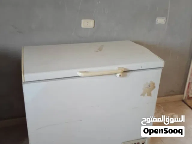فريز للبيع شبه جديد يبي غاز بس ربي ايبارك والله حاجه مديفه تبي صور ليه اكتر تعال وتس