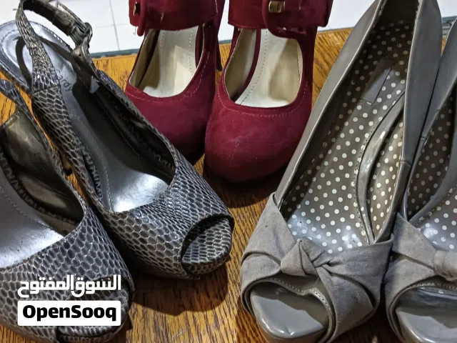 ثلاثه هيلز عنابي  وسكني غامق جلد حيه و هيلز سكني ماركه نكست