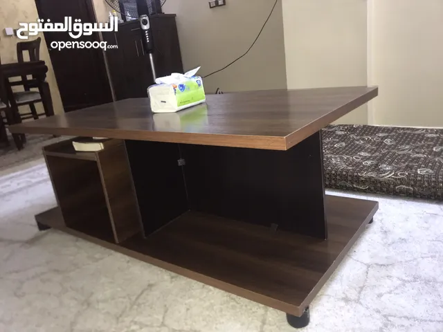 طاولة كنب + ( تحفة ) سفينة