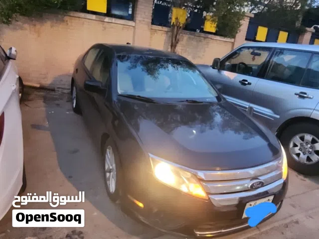 2011 فورد فيوجن Standard