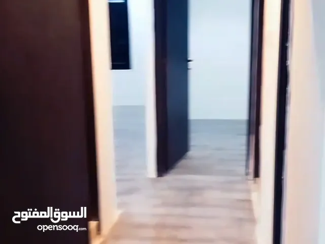 شقه إيجار في صباح السالم غرفتين وصاله وحمامين ومطبخ العداد قليله اغتنم الفرصه ولا تتأخر في الإتصال