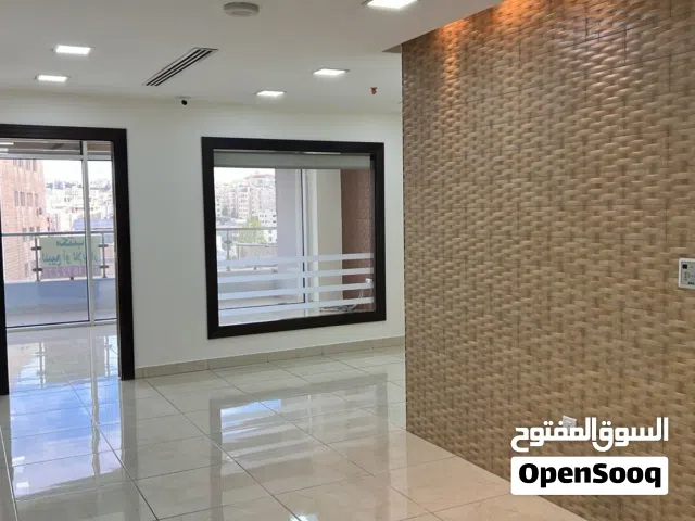 مكتب مميز بموقع مميز للبيع أو للإيجار