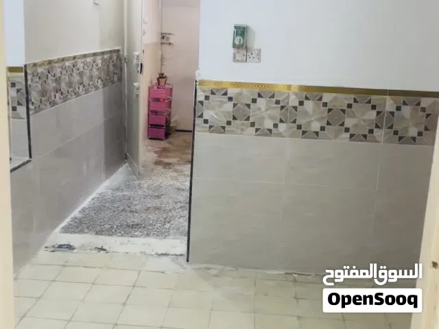 شقه للايجار طابق اول للايجار مساحتها 70متر في حي المعلمين قرب متوسطى الروئيه الاهليه