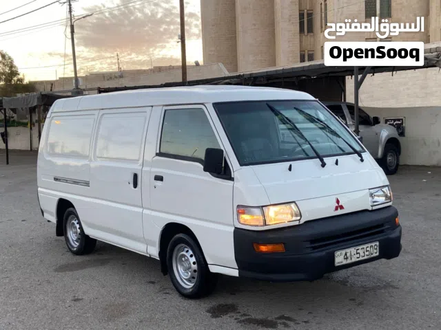 باص ميتسوبيشي فان L300