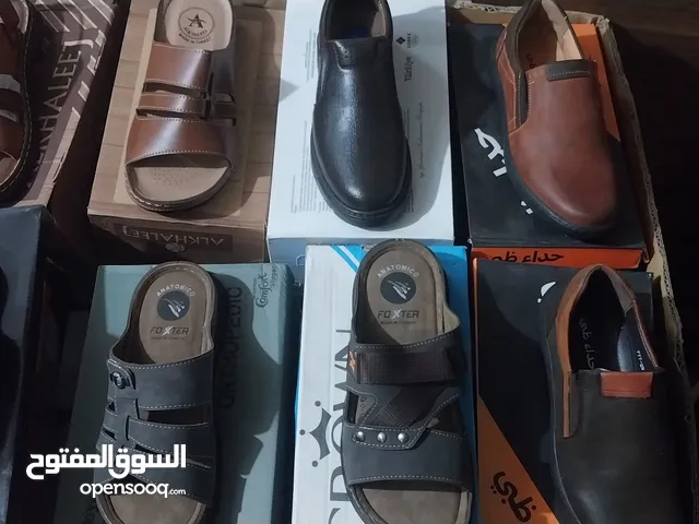 44.5 Slippers & Flip flops in Tripoli