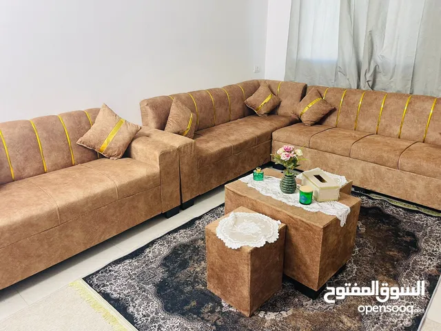 كورنر مع طاولته استخدام قصير جدا جدا