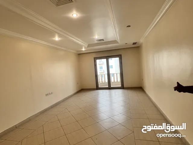 شقة للايجار بمنطقة الشعب البحري مكان مميز و جميع المرافق موجودة