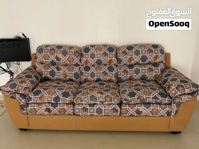 كنبة للبيع بصورة مستعجلة !!!!