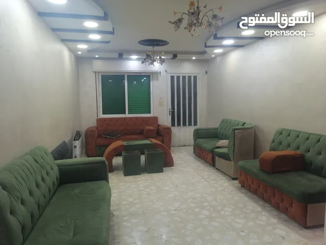 للبيع لقطه غرفت نوم وطقم كنب مع ملحقات اقرأ الوصف