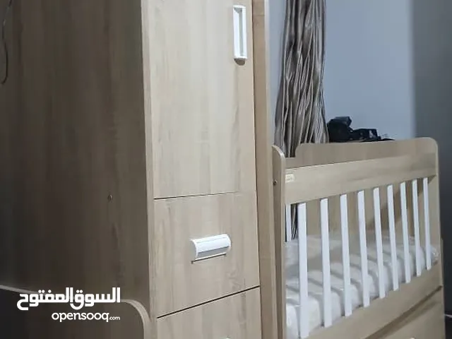 سرير بيبي مستعمل