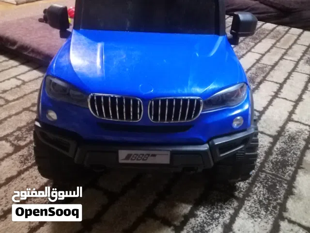 سيارة أطفال BMW