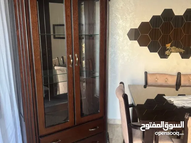 فضية لون بني بحالة ممتازة للبيع