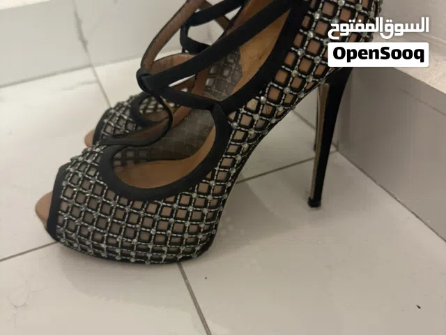 حذاء ڤالنتينو للسهره