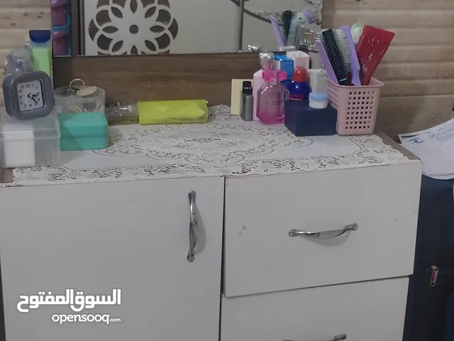 غرفة نوم خمس قطع مع الدوشك