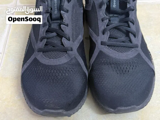 اسود reebok 44