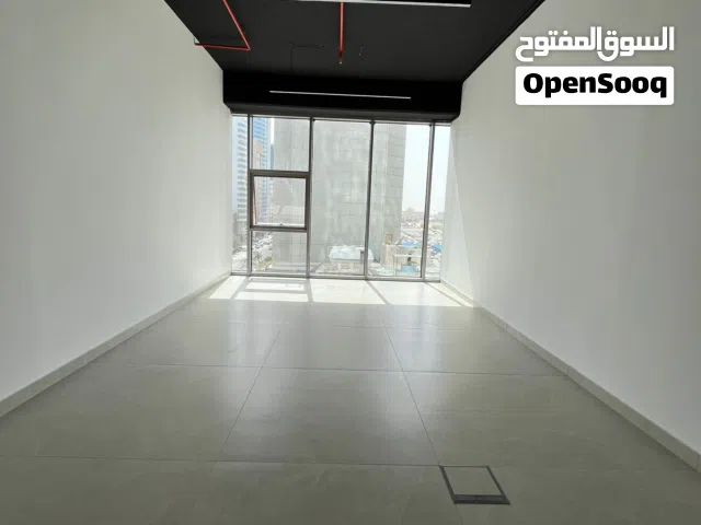 دور كامل تجاري للإيجار في الشرق