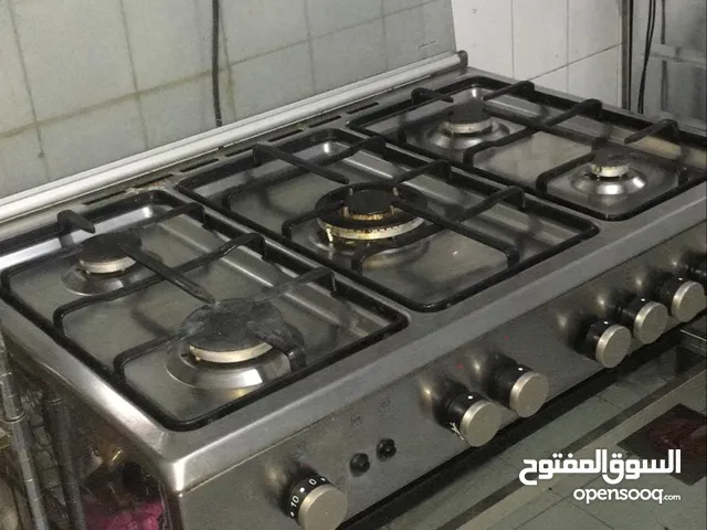 للبيع طباخ 5 عيون ايطالي نظيف ماركة لاجيرمانيا