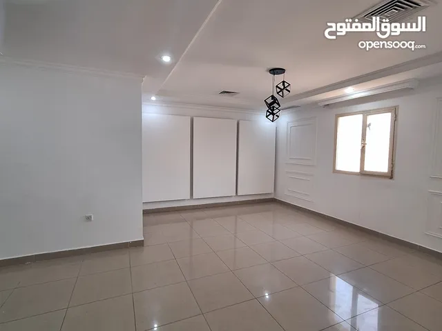 250 m2 3 Bedrooms Apartments for Rent in Al Ahmadi Hadiya