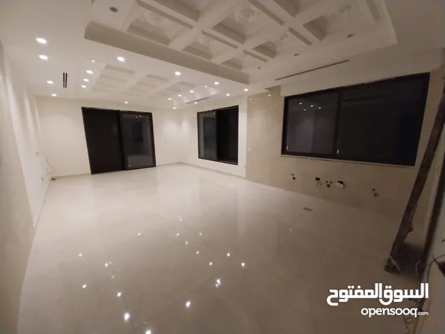 شقة غير مفروشة ( جزء من فيلا ) للإيجار ( Property 38566 ) سنوي فقط