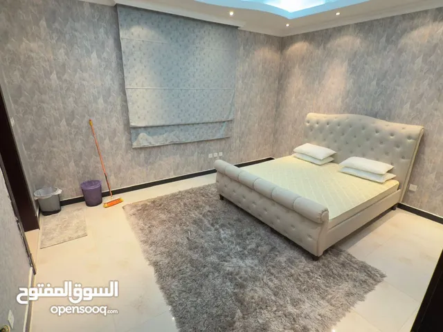 اثاث لفيلا كامل شبه جديد للبيع بسعر ممتاز الأثاث شي ممتاز واصلي