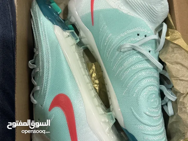 42.5 Sport Shoes in Central Governorate