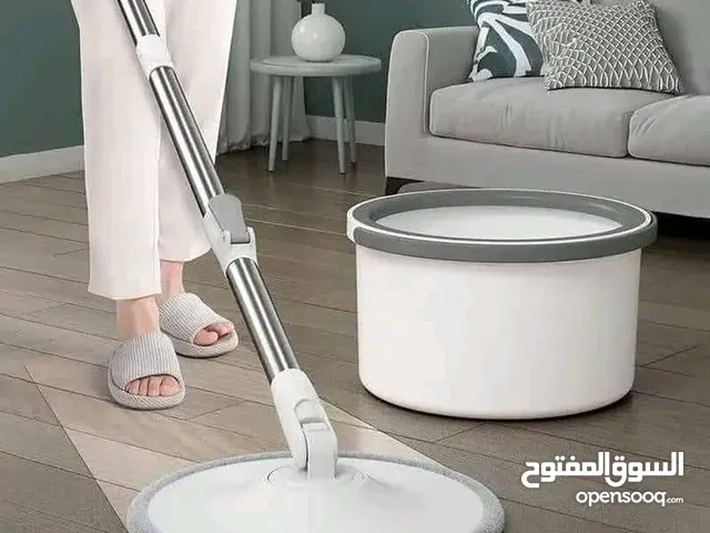ممسحة تنظيف ذاتية مربعة الشكل للأرضيات رأس دوار 360 درجة دلو بميزة فصل الماء النظيف عن الماء