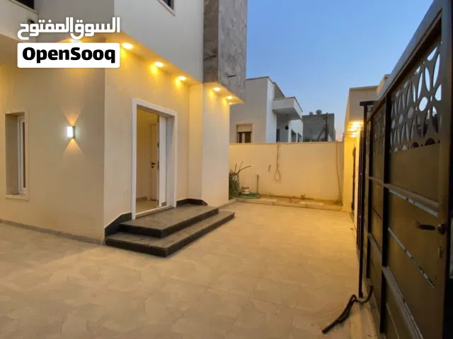 فيلا فاخرة الدعوة قرب مصحة البحيرة
