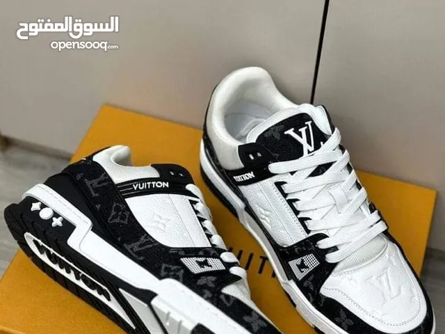 45 Sport Shoes in Abu Dhabi