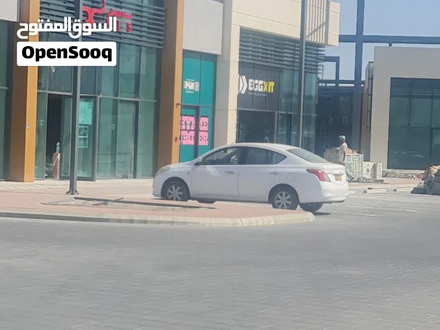 محل أمامي في منطقة نشطة جدا للايجار في العذيبة  Front Shop in  Active Area for Rent in Al Azaiba