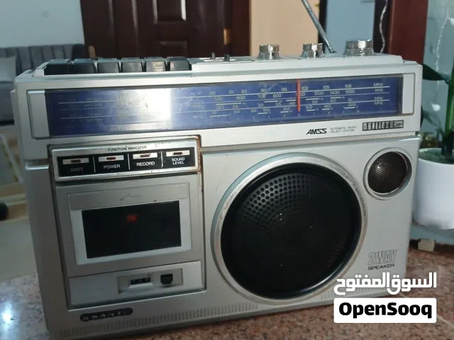 راديو ومسجل سانيو ياباني اصلي نظيف للبع 250 دينار