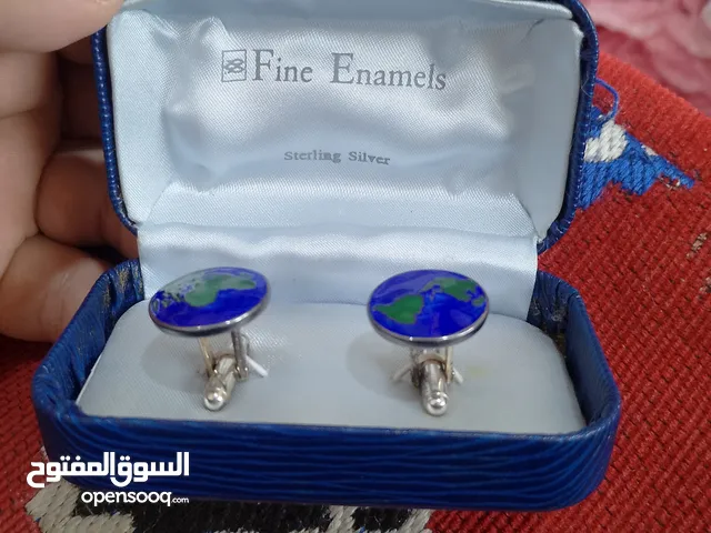 ازرار اكمام فضه عيار 925 بالعلبه ، شيك خالص في اللبس