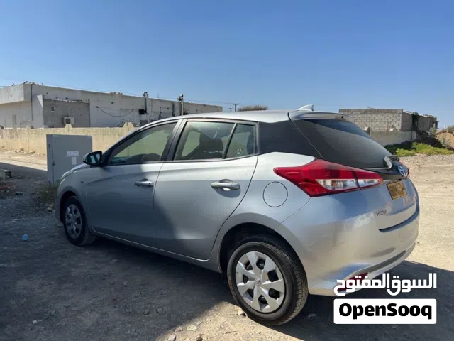 2020 تويوتا يارس E