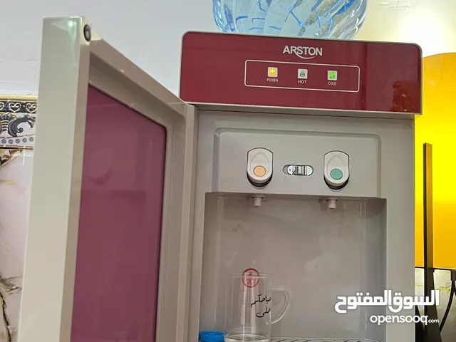 براد ماء نظيف